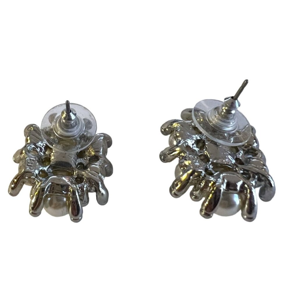 BR Signed White Pearl Cluster Earrings Silvertone Post - Picture 2 of 5